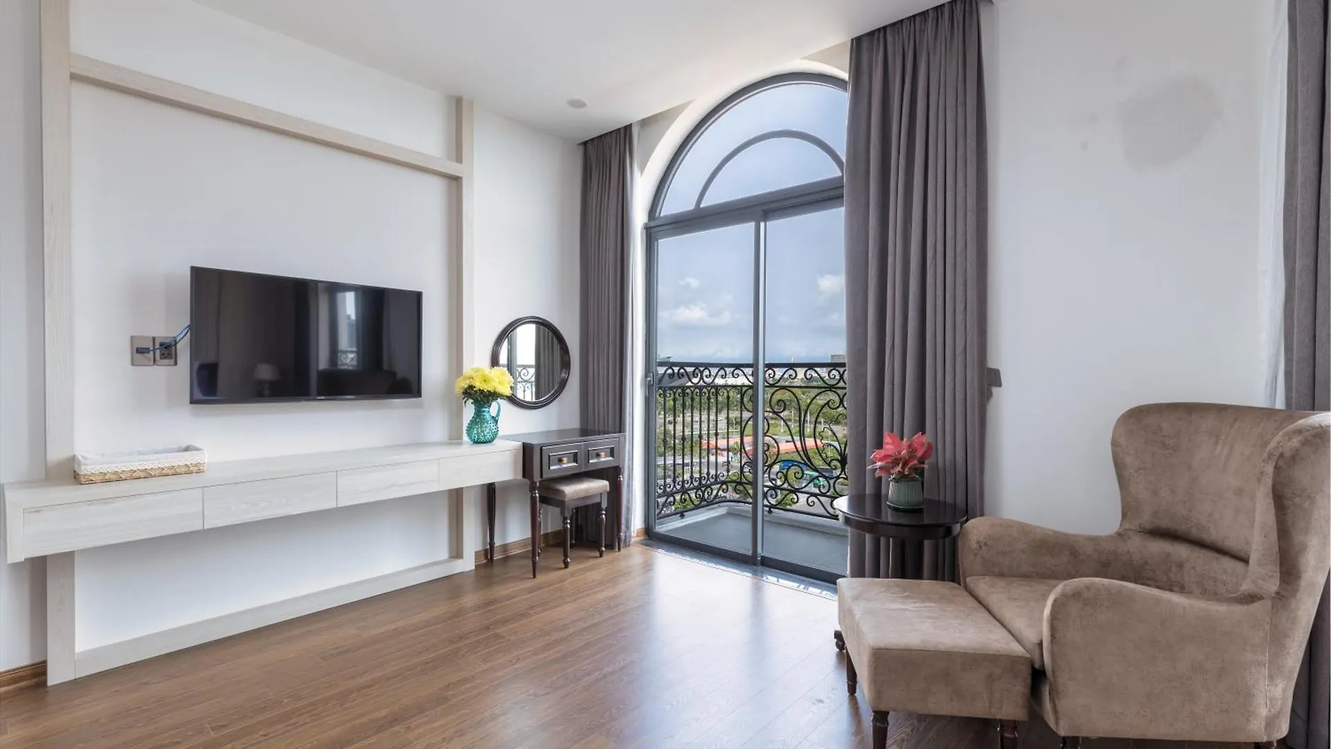 Florence Hotel Da Nang 4*,
